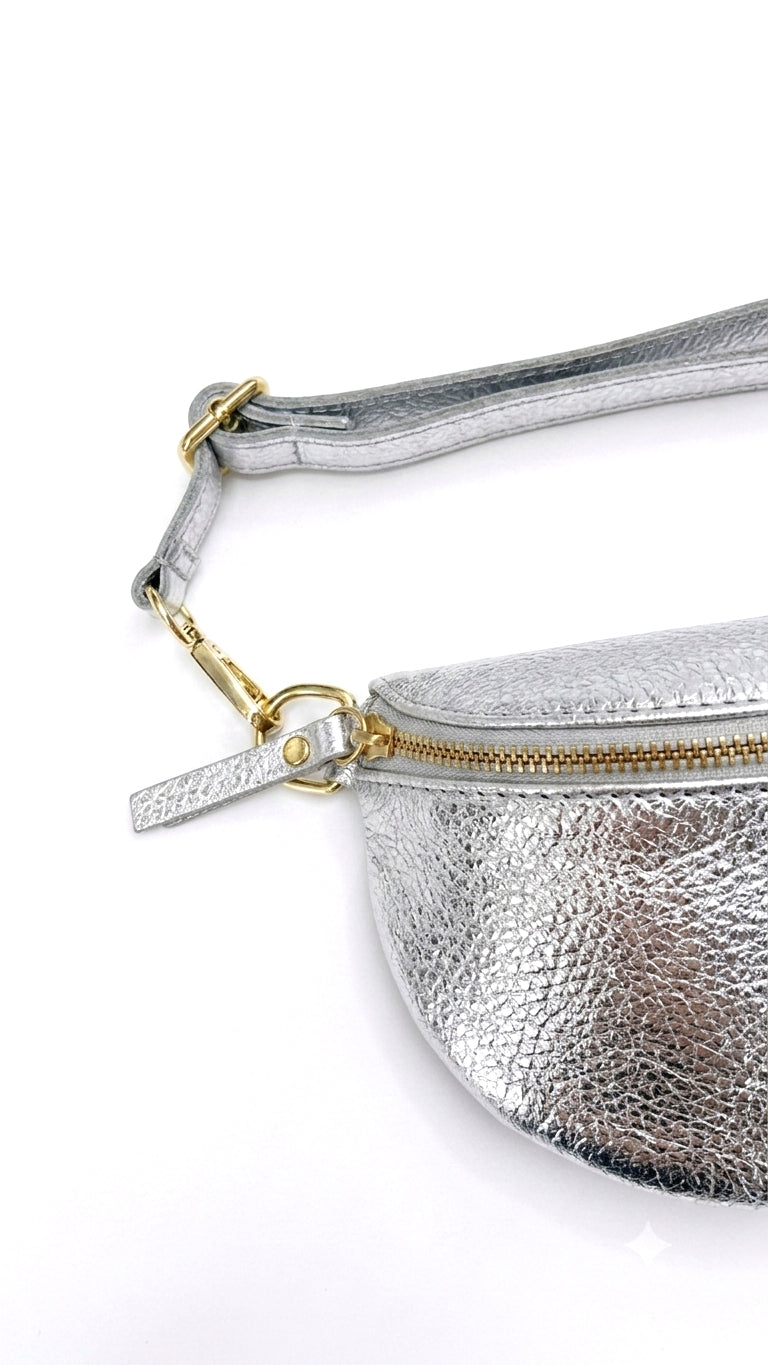ELARA - Bolso riñonera de piel con correa ajustable PLATA