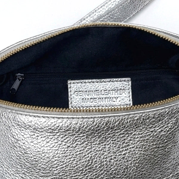 ELARA - Bolso riñonera de piel con correa ajustable PLATA